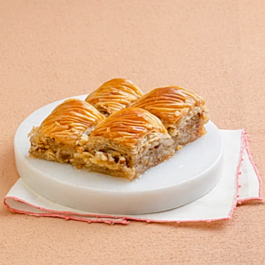 CEVİZLİ EV BAKLAVASI